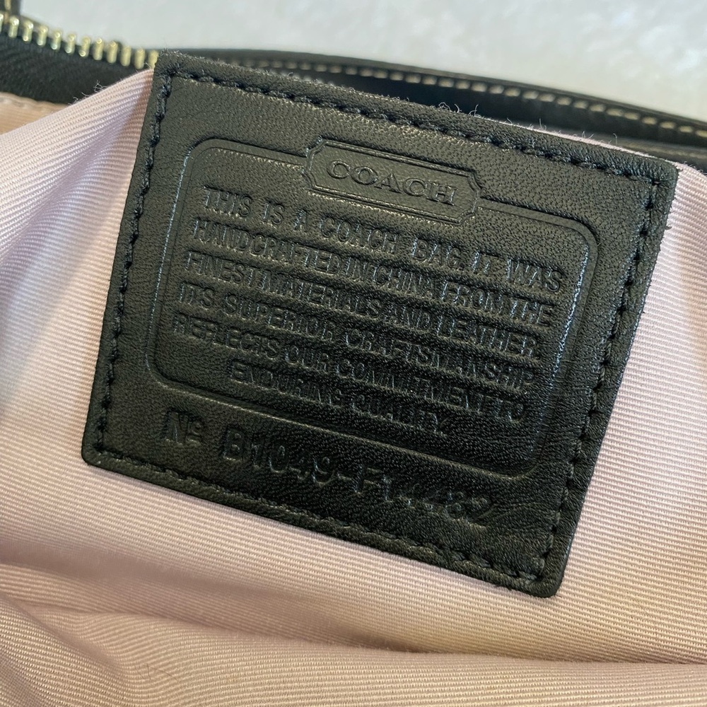 Coach Y2k City Zip Horse and Carriage Tote Bag - Picture 9 of 9